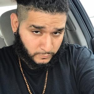 Meet your Posher, Luis